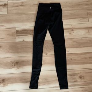 Lululemon Leggings - Wunder Under, size 4 tall!!!!!!!